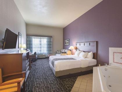 La Quinta by Wyndham Bowling Green - image 15