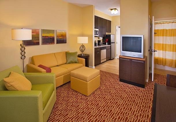 TownePlace Suites by Marriott Bowling Green - image 4