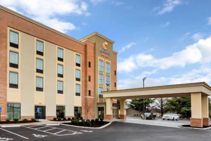 Comfort Suites - image 10