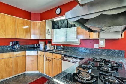 Lake Charlevoix Home with Deck Walk to Downtown! - image 12