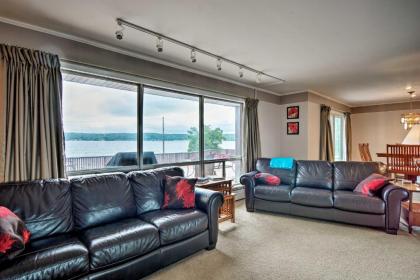 Lake Charlevoix Home with Deck Walk to Downtown! - image 13