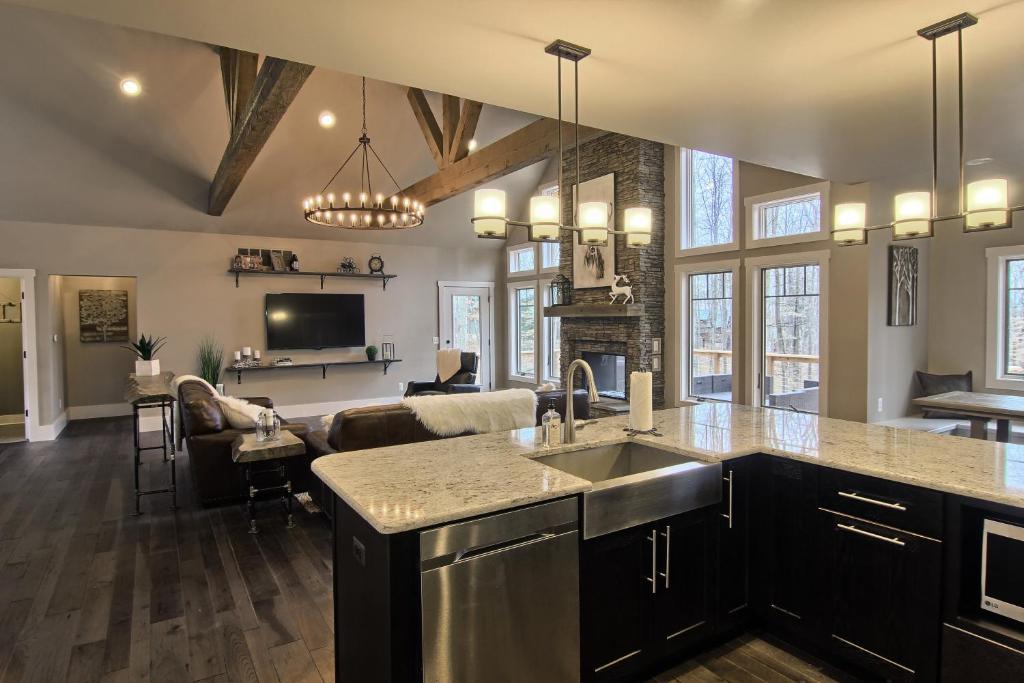 The White Tail Lodge - image 3