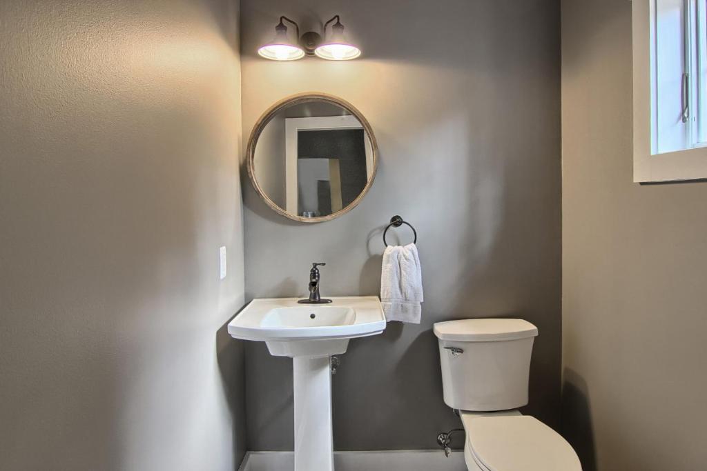 The White Tail Lodge - image 5