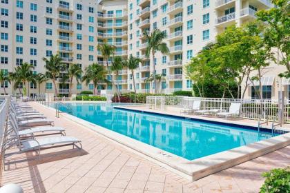 Luxury Near the Beach BEACH PASS INCLUDED - image 6