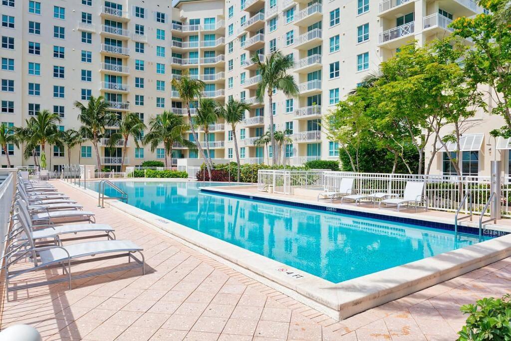Luxury Near the Beach BEACH PASS INCLUDED - image 6