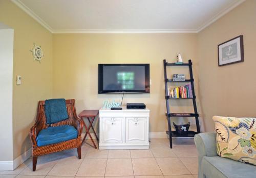 Paradise Beach - West 2414 - image 4
