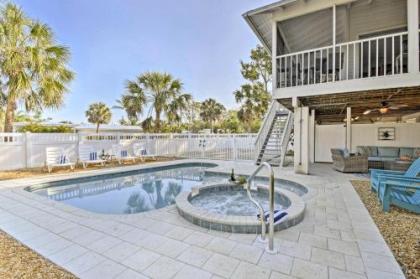 Canalfront Anna Maria Cottage with Pool and Hot Tub! - image 5