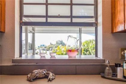 Tree Top Bungalow - image 4