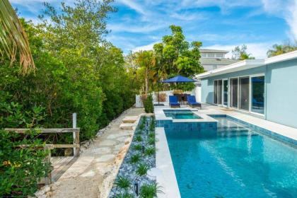 Bamboo Bungalow by AmI Locals Florida