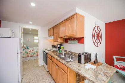 Captain’s Quarters at Anna Maria Island Inn - image 6