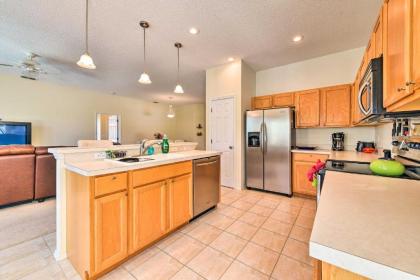 Bright Breezy Bradenton Home 7 Mi to Beach! - image 6