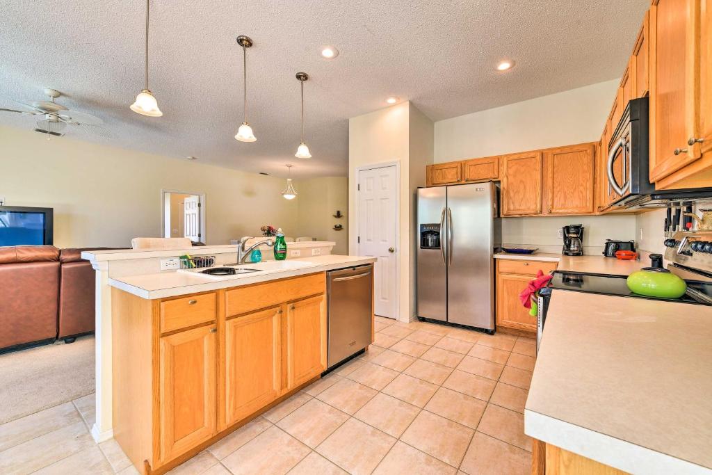 Bright Breezy Bradenton Home 7 Mi to Beach! - image 6
