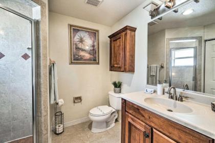 Bright Bradenton Home with Games 6 Mi to Beach - image 12