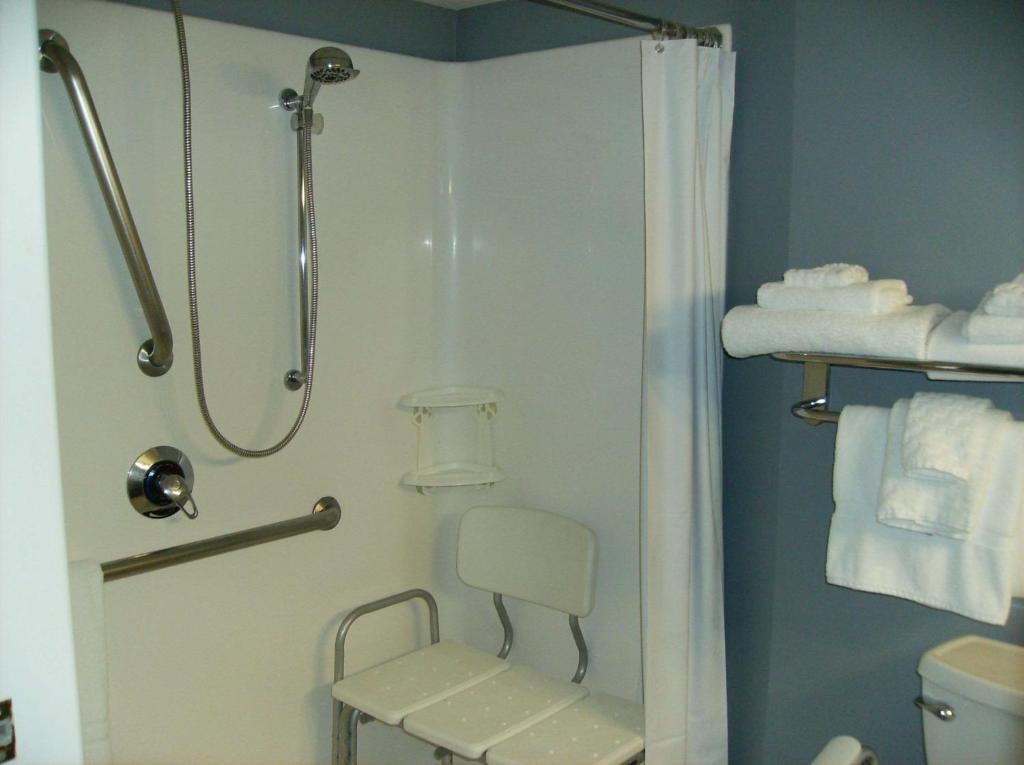 Best Western Plus Bradford Inn - image 2