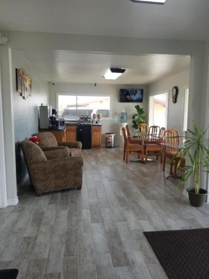 Gold Key Inn - image 7