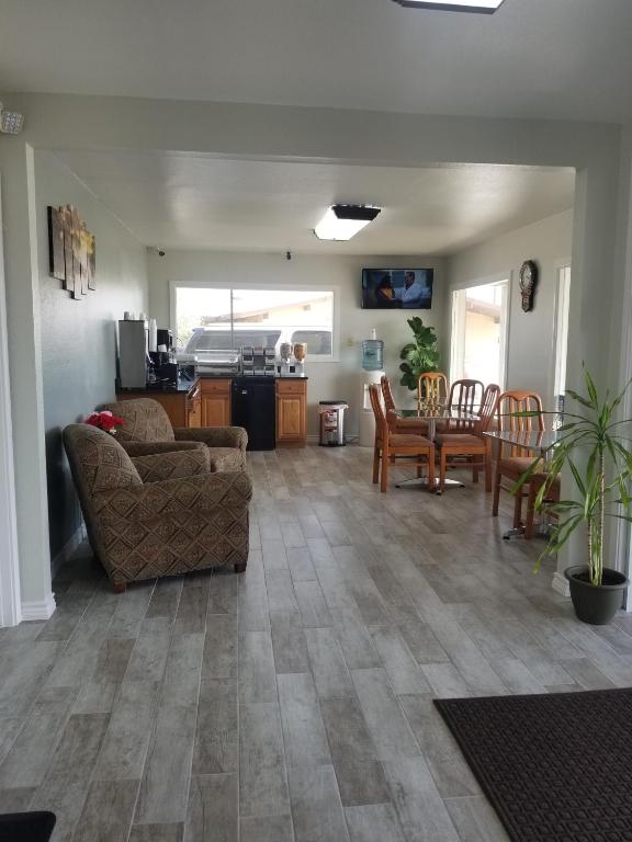 Gold Key Inn - image 7