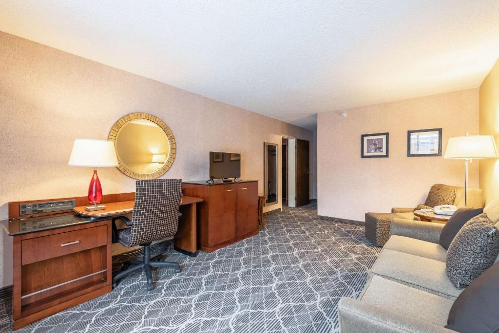 Quality Inn & Suites - image 4
