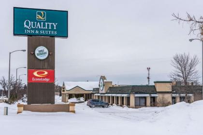 Quality Inn & Suites - image 7