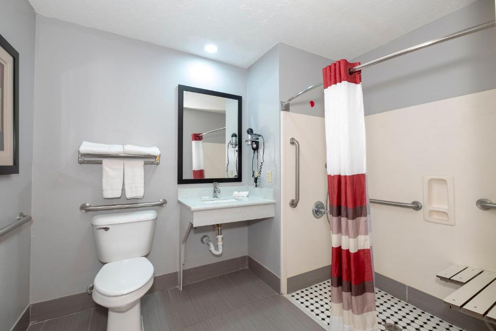 Red Roof Inn & Suites Jackson – Brandon - image 2