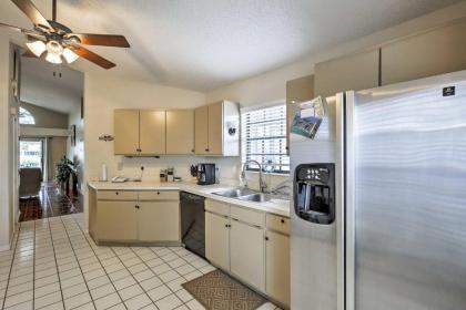 Lakefront Brandon Home with Patio and Screened Lanai! - image 12