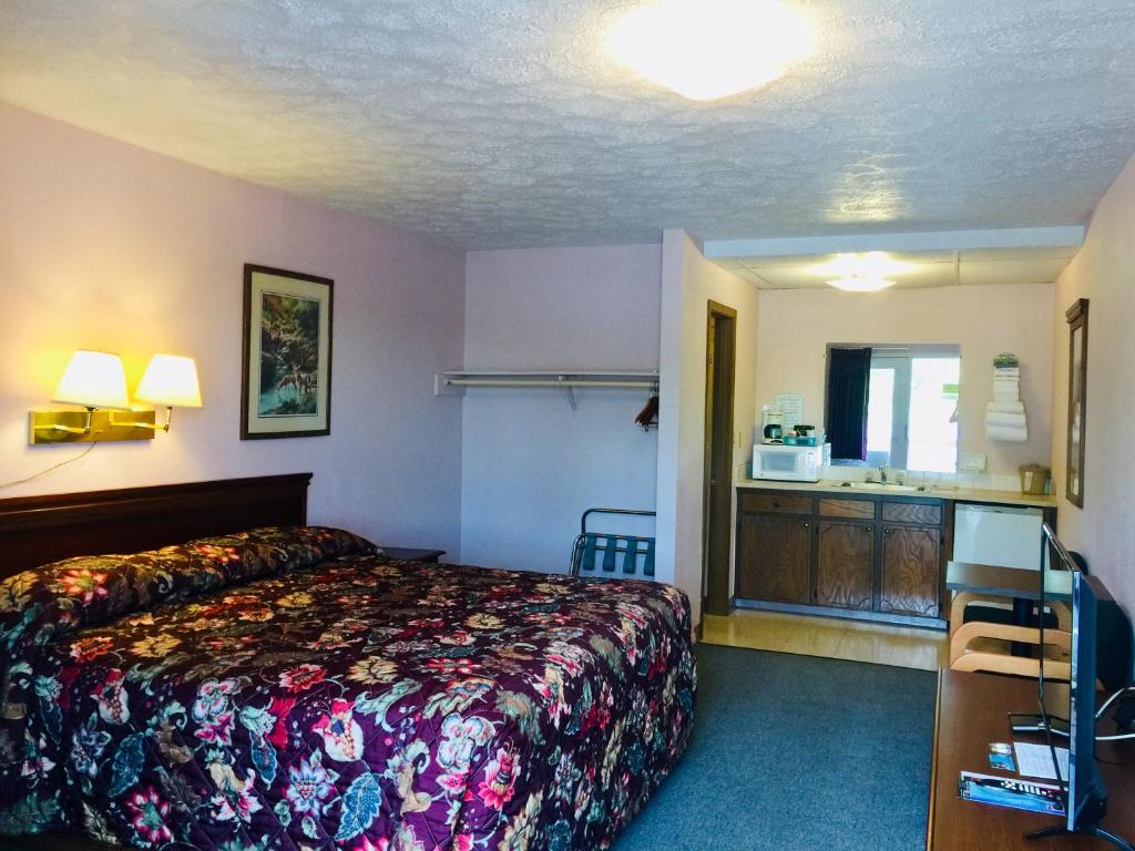 Mountain Country Motor Inn - image 5