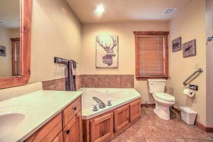 Cozy Branson West Cabin with Resort-Style Amenities! - image 6