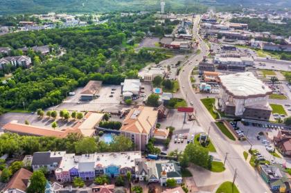 Clarion Hotel Branson - image 32