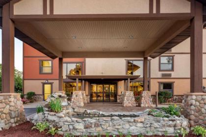Comfort Inn & Suites Branson Meadows - image 4