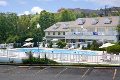 Honeysuckle Inn And Conference Center