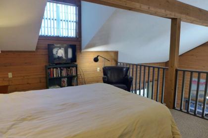 Woods End 2BDR Cabin - image 15
