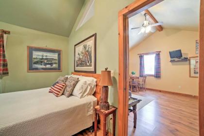 Rustic Cabin  mins to table Rock Lake and Dt Branson Branson
