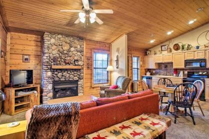 Cozy Studio Cabin Right Off the Branson Strip