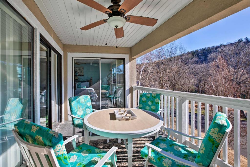 Lake-View Condo 5 Mi to Branson Attractions! - main image