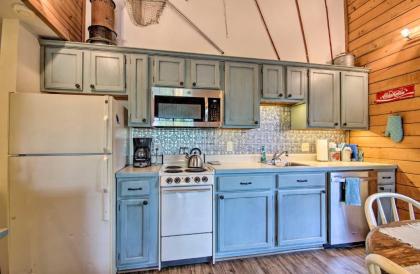 Charming Branson Getaway with Fireplace and Porch - image 7