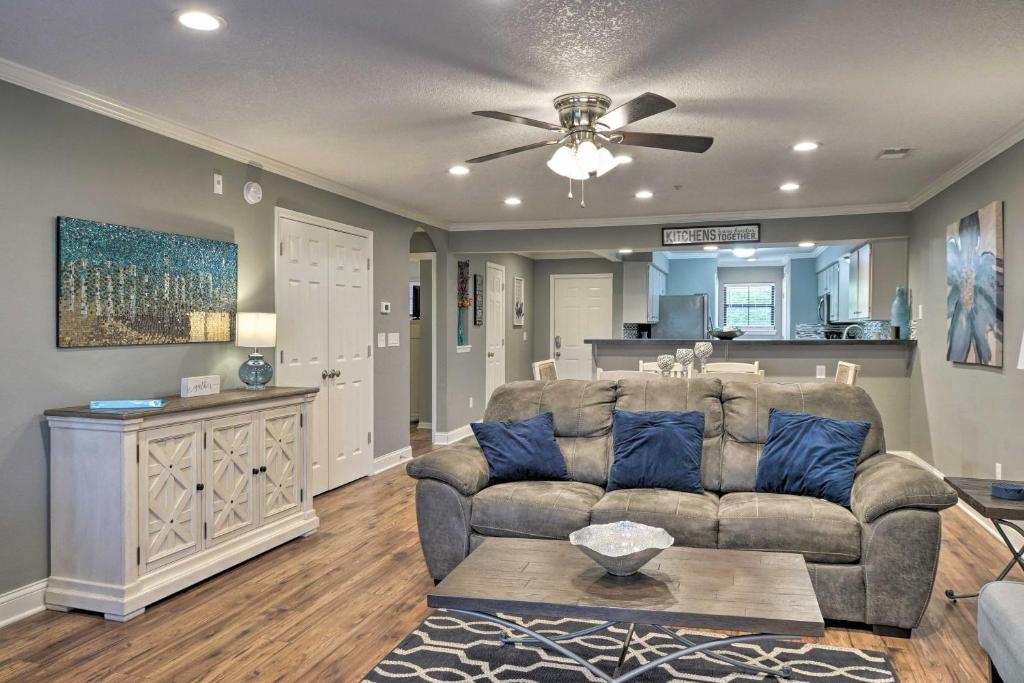 Modern Branson Condo with 2 Pools 1 Mi to The Strip - main image