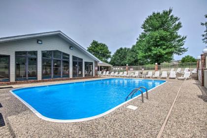 Modern Branson Condo with 2 Pools 1 Mi to The Strip - image 4