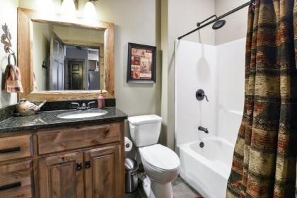 WaterMill Cove Resort LUXURY Lakefront Lodge 2mi to Silver Dollar City HUGE POOL - image 8