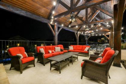 Luxury Lakefront Villa Lazy River HUGE POOL Kayaks 2Mi to SDCity - image 10