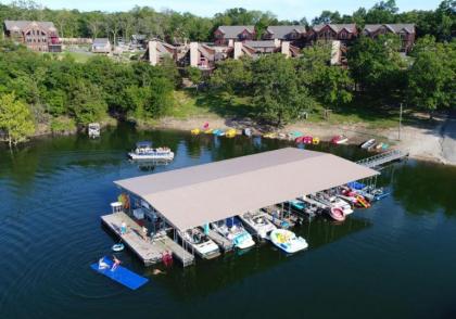 WaterMill Cove Resort LAKEFRONT Cabin 2 mi to Silver Dollar City Pools Mini Golf - image 4