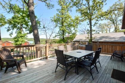 WaterMill Cove Resort LAKEFRONT Cabin 2 mi to Silver Dollar City Pools Mini Golf - image 9