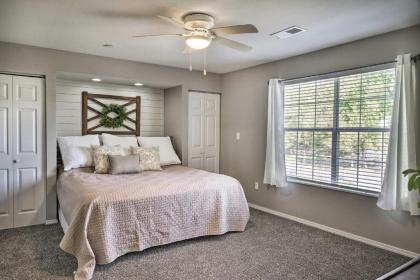 Modern Branson Escape with Lake Taneycomo Views - image 12