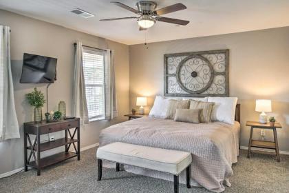 Modern Branson Escape with Lake Taneycomo Views - image 15