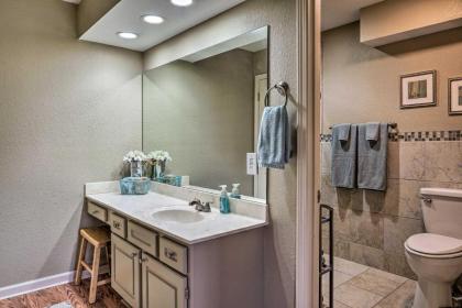 Condo Amidst Branson Action with Pool and Golf! - image 2