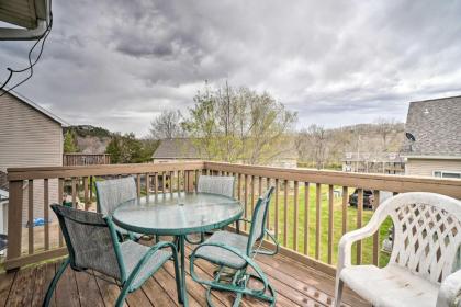 Relaxing Branson Retreat by Fall Creek Marina - image 10
