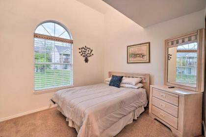 Relaxing Branson Retreat by Fall Creek Marina - image 18