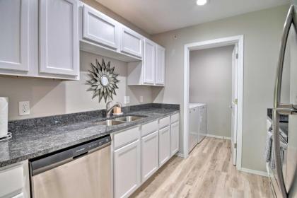Apartment and Patio 4 Mi to Silver Dollar City - image 13