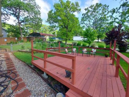 Blue Bird Hill - EXCELLENT LOCATION - Middle of Branson - HUGE deck - So Good! - image 2