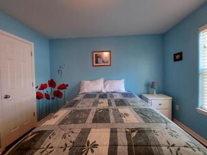 Blue Bird Hill - EXCELLENT LOCATION - Middle of Branson - HUGE deck - So Good! - image 4