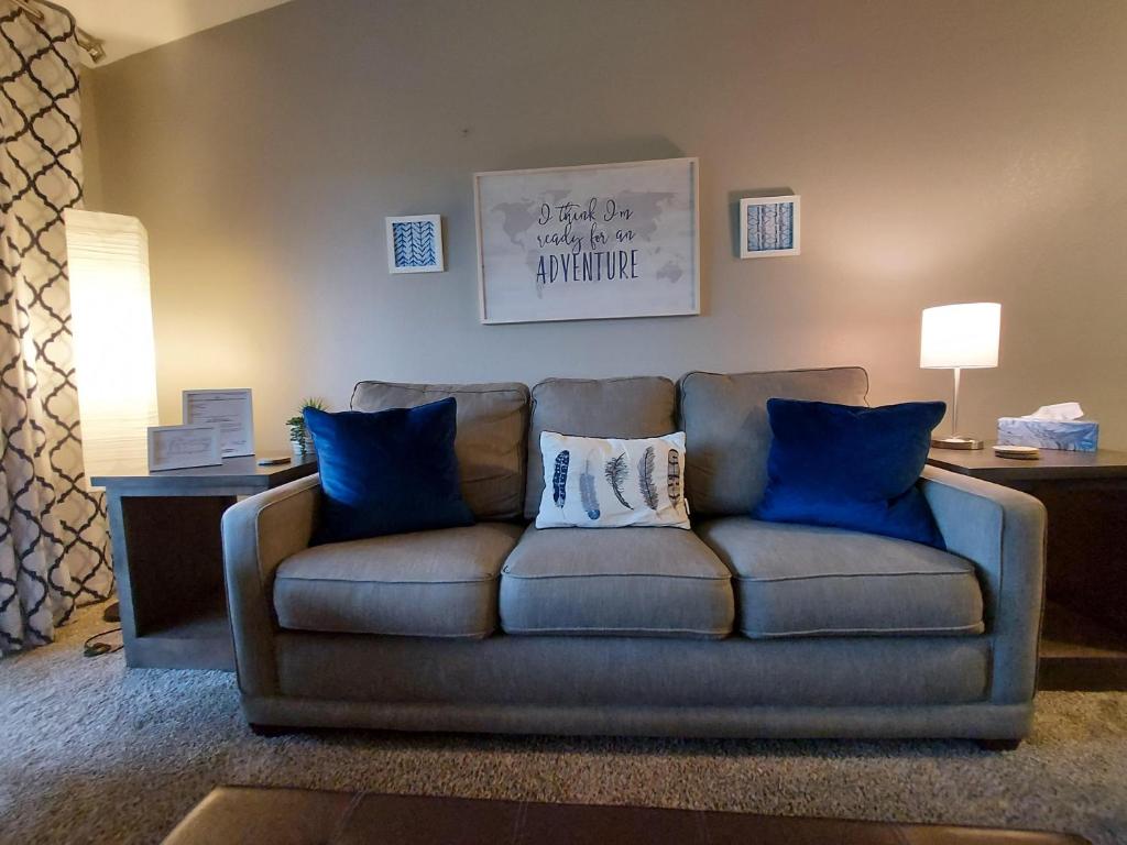 Placid Place - Walk to Marina - FISHING - Stylish - BOAT RENTALS - Central spot! - main image