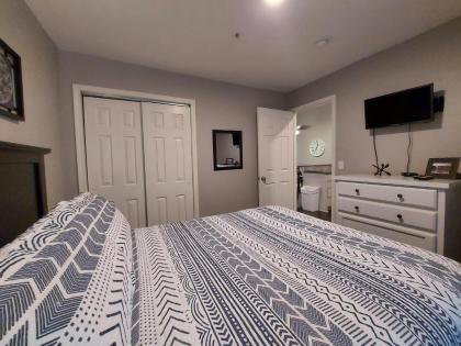 Placid Place - Walk to Marina - FISHING - Stylish - BOAT RENTALS - Central spot! - image 11